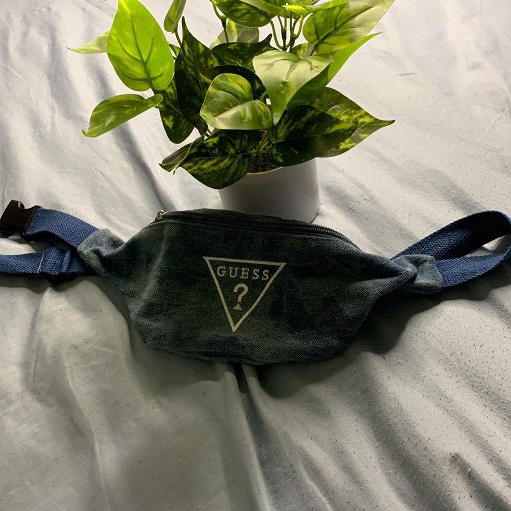 Denim Fanny pack (Guess)